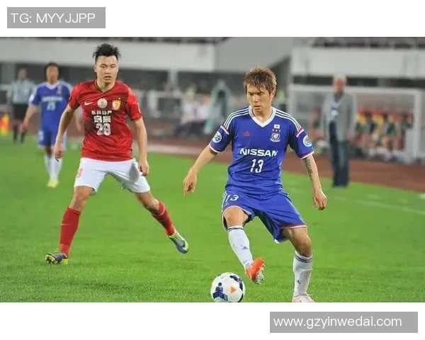 日本足球明星精彩进球瞬间集锦与回顾